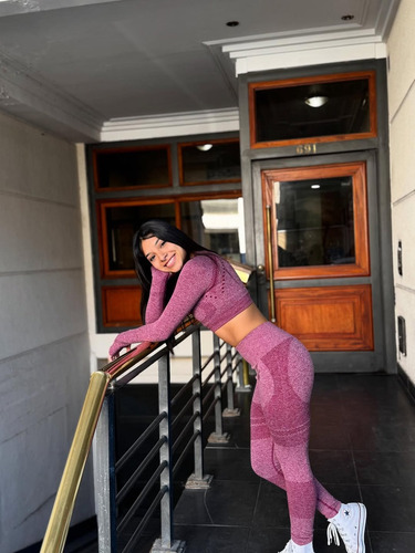 Conjunto Deportivo Mujer Calza + Top Mangas Largas Premium