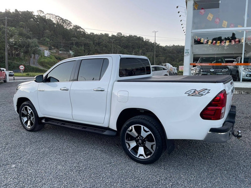 Imagem 4 de 8 de Toyota Hilux 2.8 Srx 4x4 Cd 16v Diesel 4p Automático
