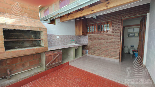 Dúplex En Venta De 2 Dormitorios C/ Cochera En Costa Azul.