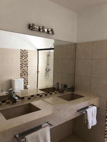 Venta Casa En Altos De La Tahona