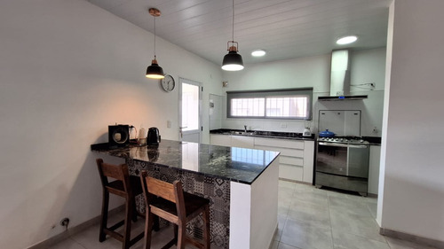 Casa A La Venta, Dos Habitaciones.