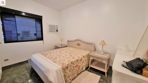 Imagem 5 de 21 de Apartamento Na Praia Das Pitangueiras - Guarujá - Calçadão - Vista Para O Mar - 4 Dormitórios (3 Suítes) - Sala Para 3 Ambientes - Sacada - Vagas - Ap05779 - 69283713