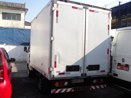 Kia Bongo 2.5 Ano 2014 + Bau + Km 110.000