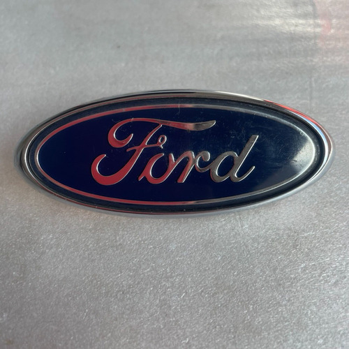 Emblema De Parrilla Ford Focus 00-04 Uso Original