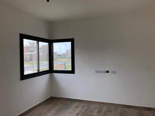 Imagen 11 de 16 de Casa En Venta En San Rafael, Villanueva, Tigre