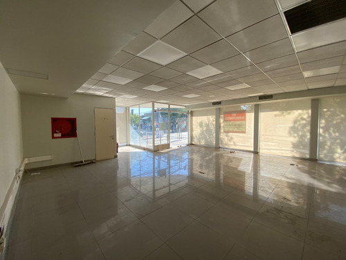 Cuevas/barrio Cívico Comercial/amplia Factibilidad Comercial