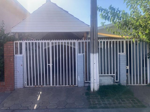 Casa En Venta De 3 Dorm. En Maipú