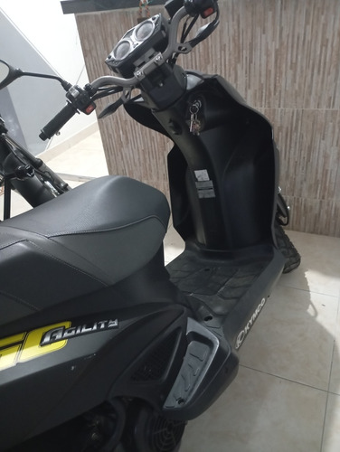 Moto Kymco Agilyti Go En Super Buen Estado Color Azul Oscuro