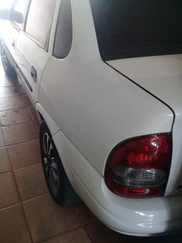 Imagem 4 de 13 de Chevrolet Corsa 1.6 Pfmi