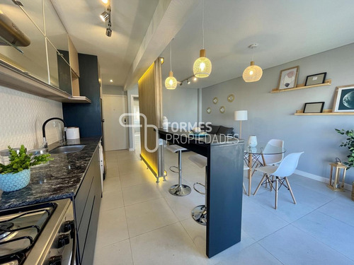 Imagen 10 de 30 de Tour Virtual Departamento Venta 2 Ambientes Reciclado Con Balcón Corrido ~ Macrocentro Mar Del Plata