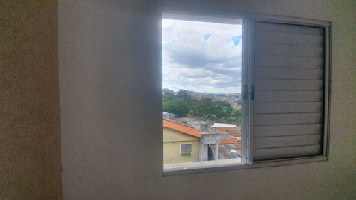 Casa Com Três Quartos Em Condominio