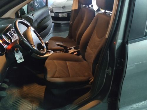 Peugeot 308 1.6 Active 2014