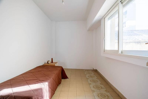 Departamento En Venta De 2 Ambientes En Parque Patricios