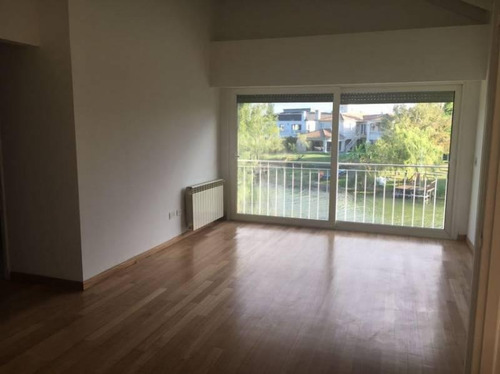 Imagen 6 de 19 de Casa Al Lago En Complejo Nordelta - Los Castores