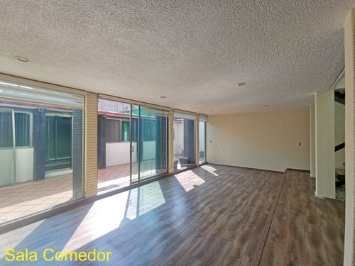 Casa Duplex 374m2c / 3r / 4.5b / 2a / Patio