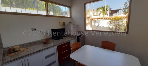 Casa En Venta, Ubicada En La Urbanizacion El Cafetal Mls #24-5998