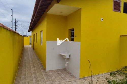 Imagem 9 de 10 de Casa Com Espaço Para Piscina Sendo Lado Praia Em Itanhaém