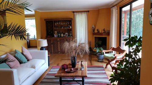 Parcela En Venta 8.400m2 En Condominio De Curacaví.