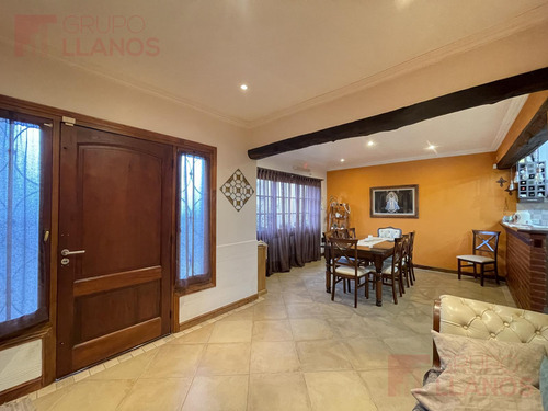 Casa En Venta De 6 Ambientes En Barrio El Mirador, Luján