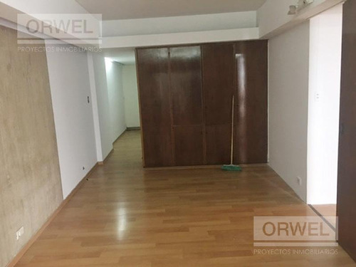 Imagen 6 de 9 de Pb. 3 Amb. Para Consultorio U Oficina. Patio Propio! Uriburu Y Junin.