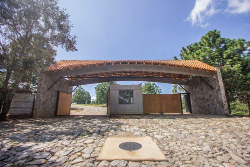 Terreno En Venta En Real De Encinos, Tapalpa, Jalisco.