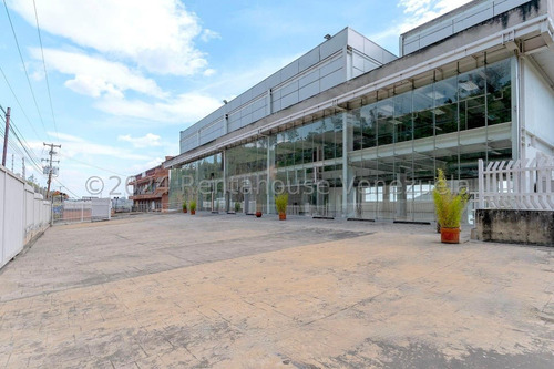 Edif Comercial En Venta Ideal Para Sede Coorporativa (show Room,depositos,oficinas) Fabricantes De Vehiculos,maquinas,equipos De Construccion.el Mejor De La Panamericana 24-26612gm