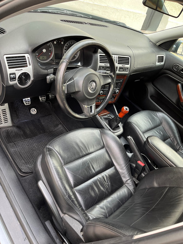 Volkswagen Bora 1.8 Highline T 180cv Cuero