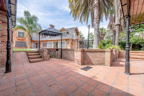 Casa Con Excelente Lote En La Horqueta, A Pocas Cuadras Del Colegio Newman.