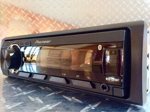 Autoestéreo para auto Pioneer MVH S215BT con USB y bluetooth