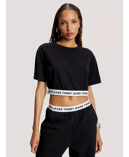 Cropped Negro Con Logo En Cinta De Tommy Hilfiger. Talla L.