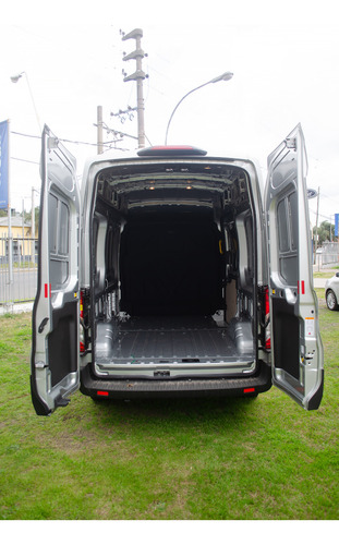 Imagen 9 de 19 de Ford Transit 2.2 Furgon Medio 0km