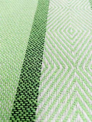 Poncho Artesanal Rombos Verde Manzana
