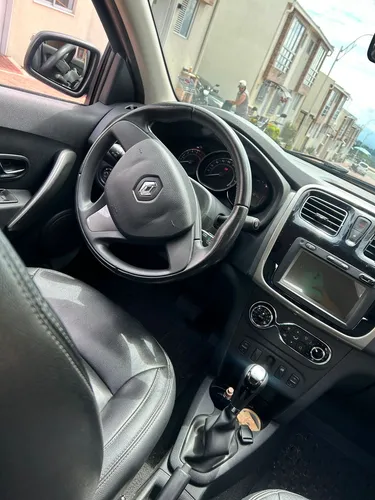 Renault Logan 1.6 Privilege / Intens