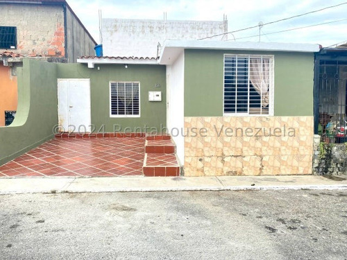 $ $ Casa En Venta Urb Don Aurelio Zona Norte Bqto Codigo 24-17462 Svd $ $ 