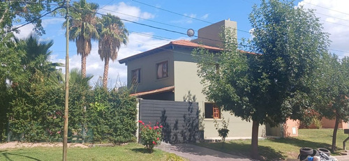 Casa Esquina Con Piscina En Altos De Carrodilla