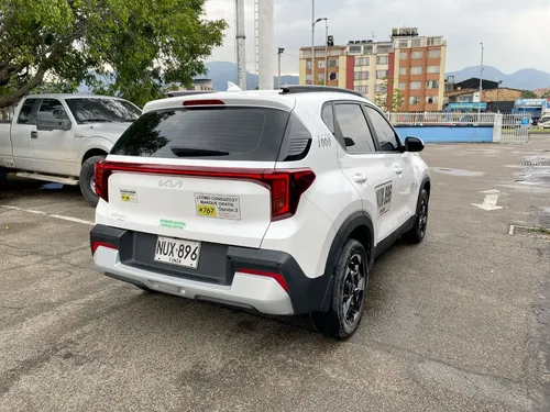 Kia Sonet 1.5 Vibrant Mt