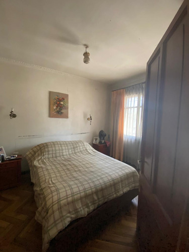 En Venta Casa. Un Piso, 4d, 2b, Comuna De Santiago