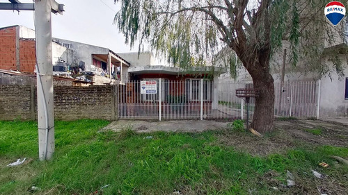 Venta Casa 4 Ambientes Con Parque Ezpeleta