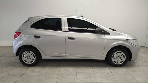 Imagen 6 de 8 de Chevrolet Onix Joy 5p 1.4 N Ls Mt+2017