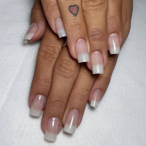 Imagem 5 de 10 de Alongamento De Unhas Em Fibra De Vidro