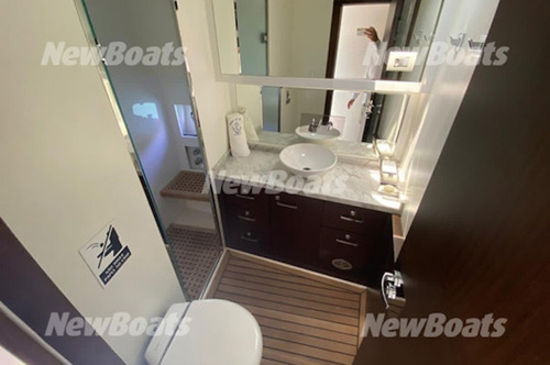 Schaefer Phantom 620 -ñ Ferretti Azimut Intermarine Beneteau