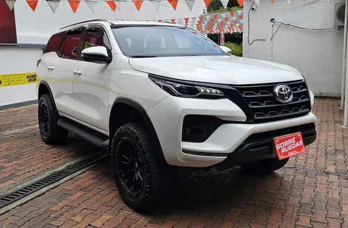 Toyota Fortuner 2.7l Mid