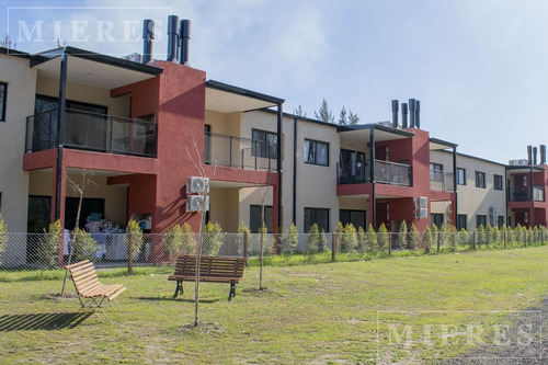 Imagen 3 de 22 de Departamento De Dos Ambientes En Venta En Altos De La Cañada