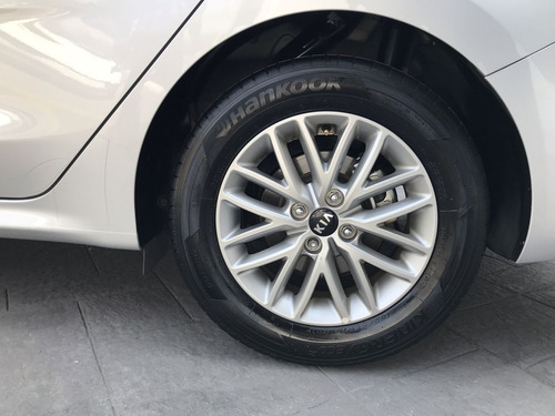 Imagen 10 de 15 de Kia Rio 2019 1.6 Sedan Lx At