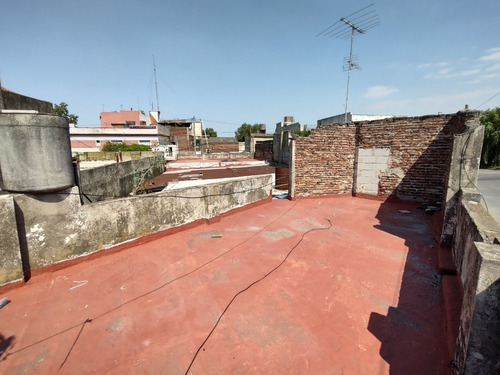 Imagen 15 de 20 de Ph De 2 Ambientes Con Patio Y Terraza Compartida.