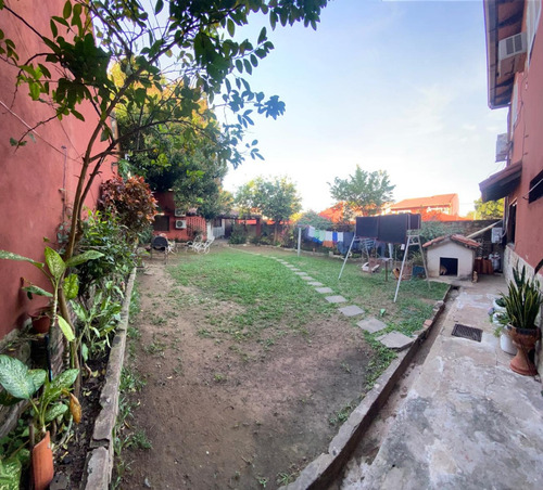 Amplia Casa Con Patio