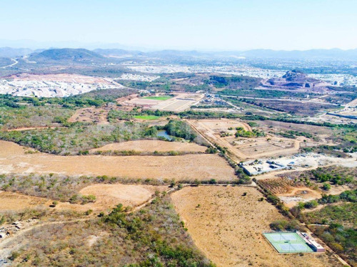 Terreno En Venta En Mazatlan, Sinaloa, Mexico. 37,566 M2 Frente A Nuevo Hospita