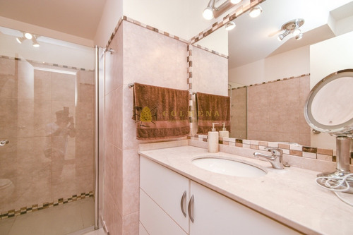 Excelente Apartamento De Tres Dormitorios Frente Al Mar - Punta Del Este- Ref: 3912
