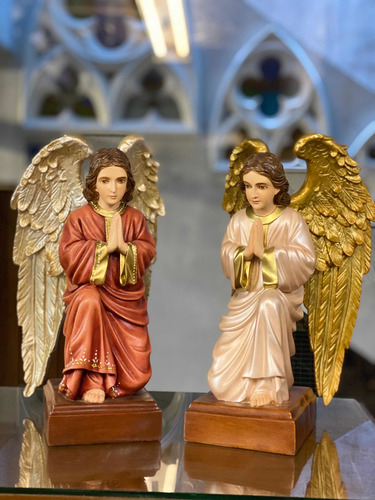 Imagen 2 de 3 de Ángeles Adoradores