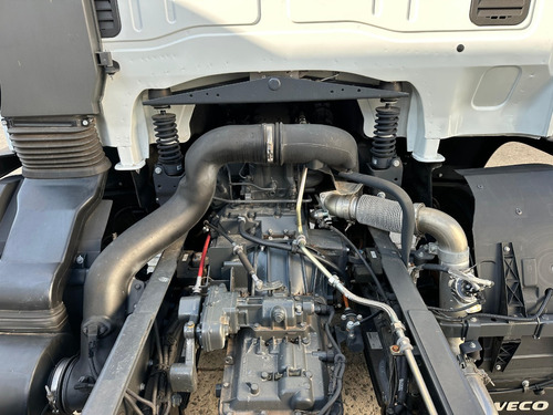 Iveco 24-280 Tector Ano 2023 0km 6x2 = 2425 2426 2429 2430